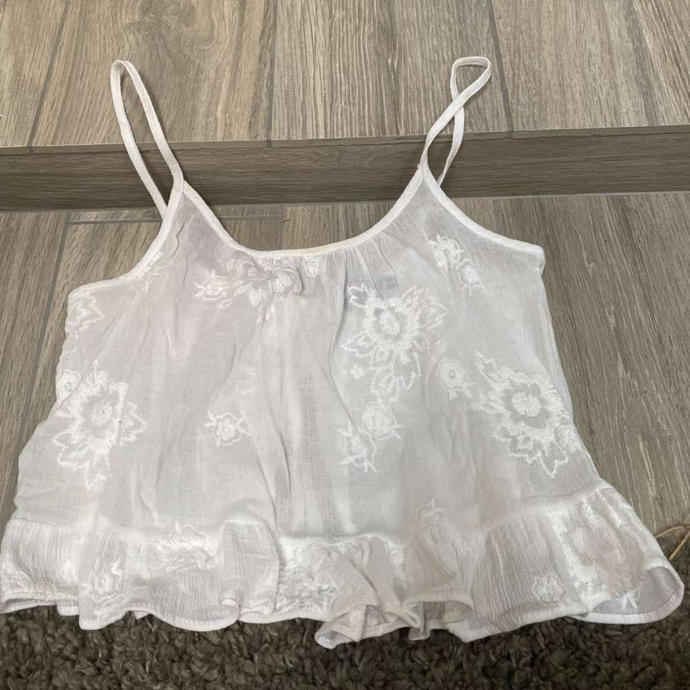 Kendall & Kylie white tank